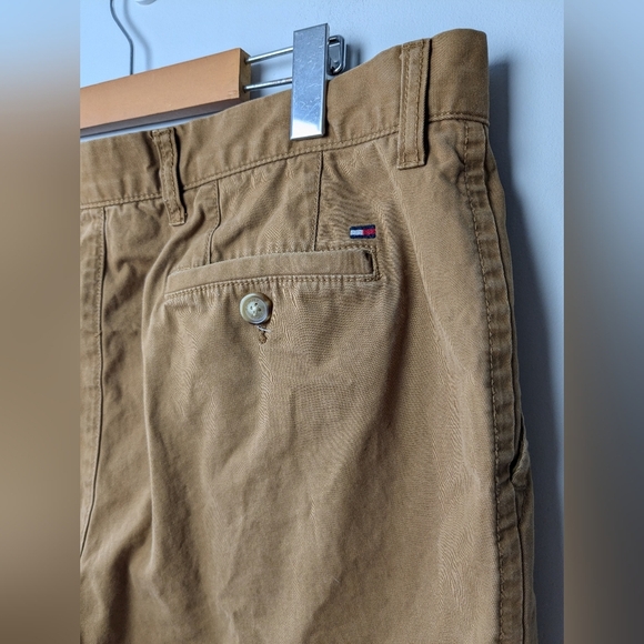 TOMMY HILFIGER Classic Fit Men Short Size 36x34 100% Cotton - Picture 6 of 9